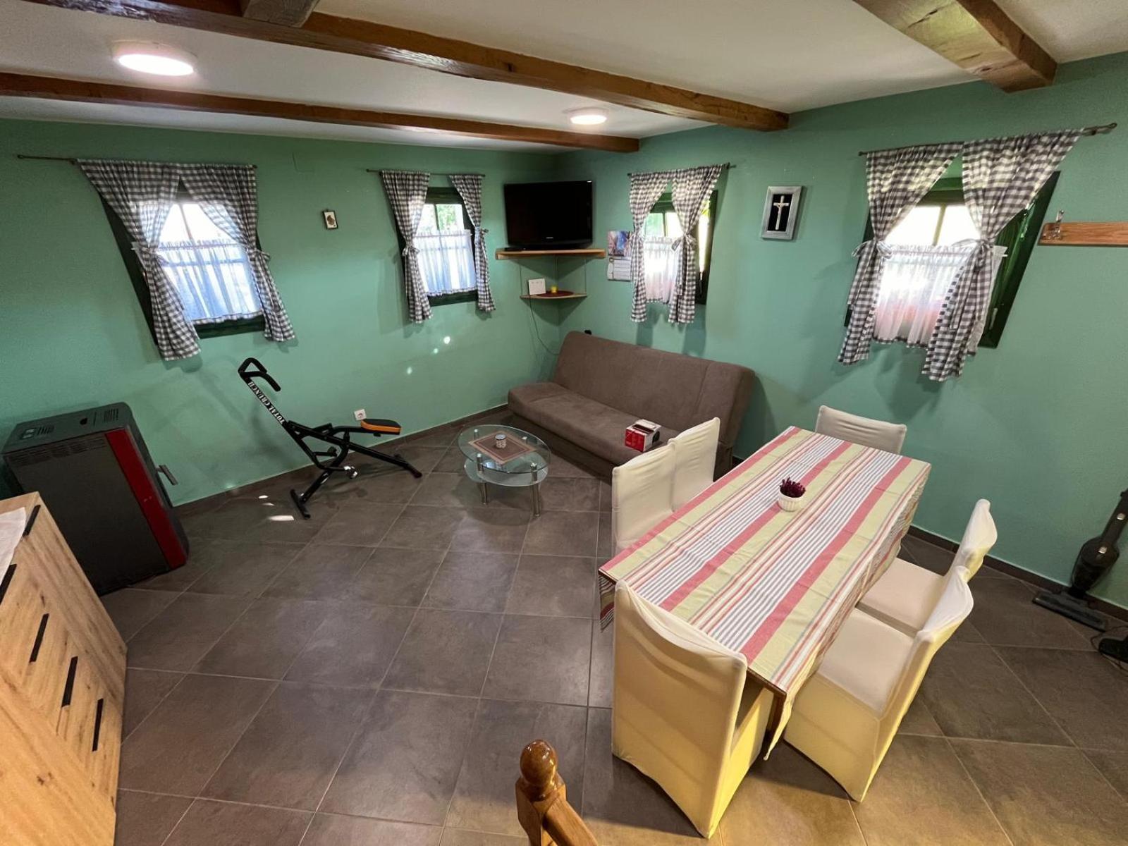 Wooden House Ante Self Check - In And Check - Out Apartment โอโทชาส ภายนอก รูปภาพ